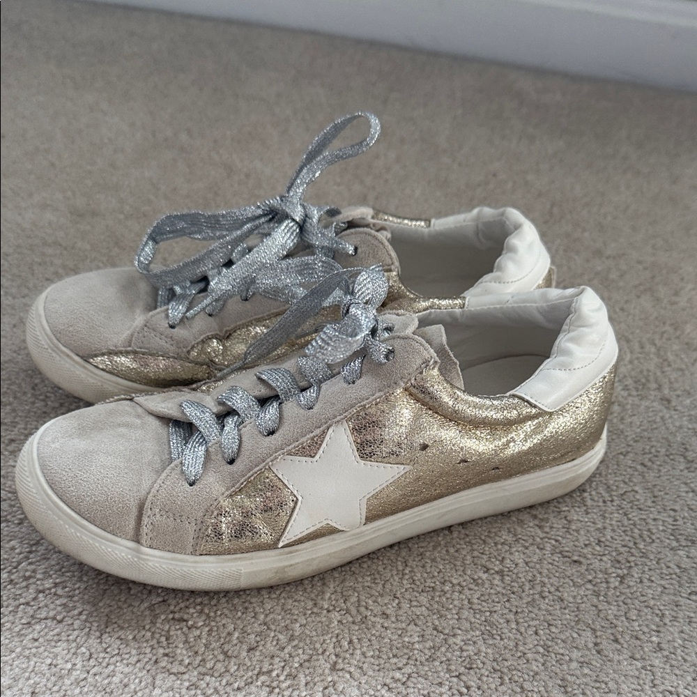GG D00pe Gold Glitter Sneakers with Star Detail